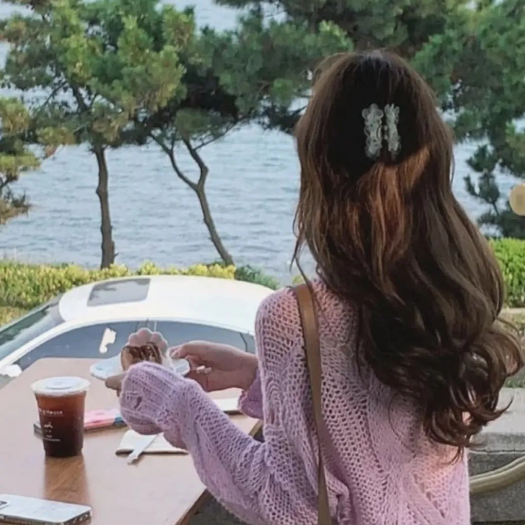 圣洁的艾曼妞